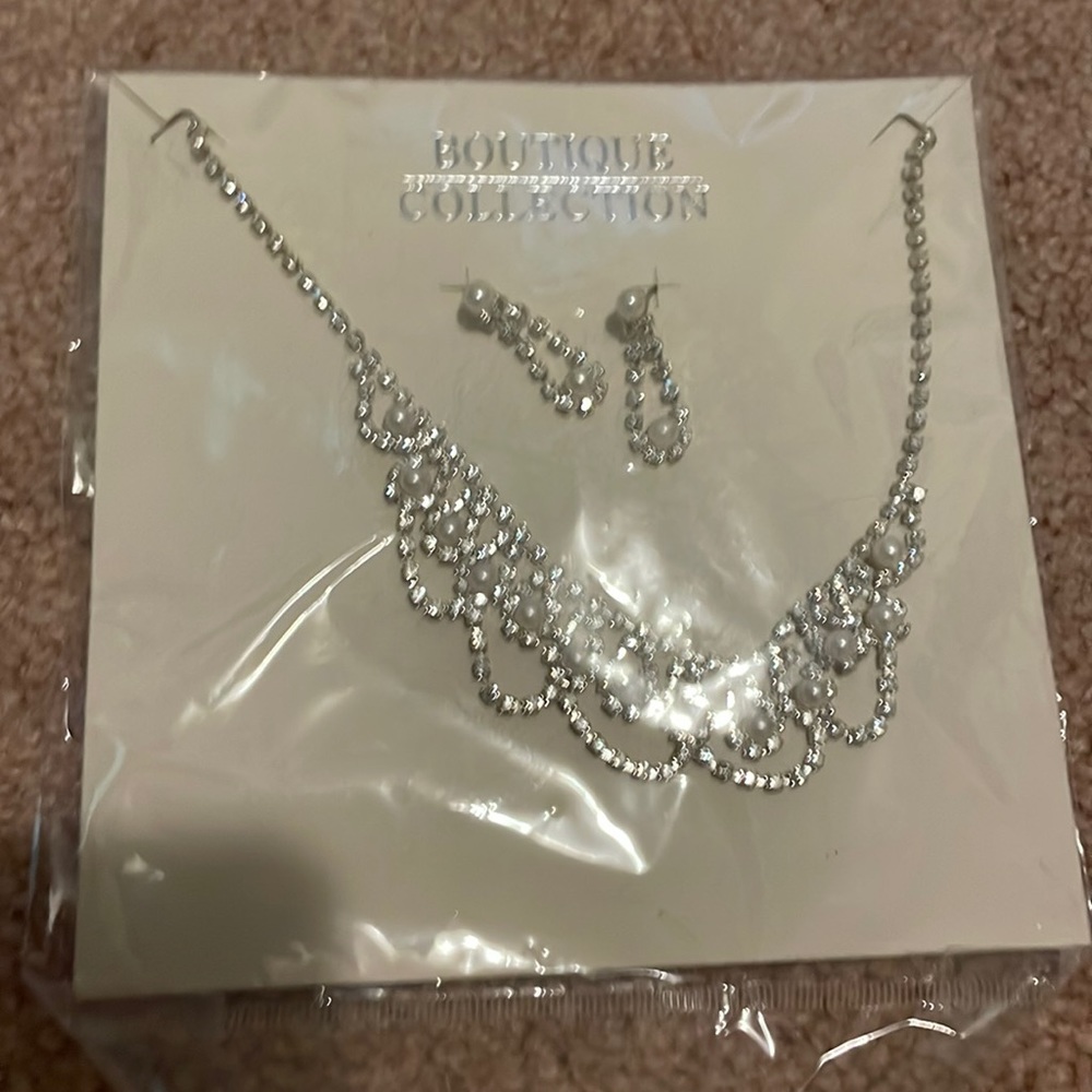 Costume jewelry set